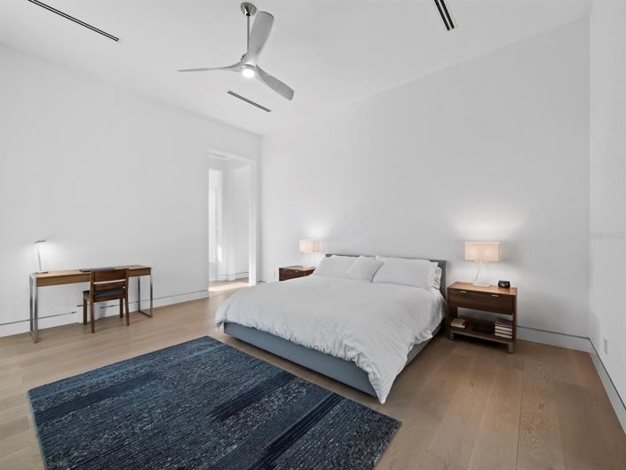 Image No.17-3 Bed Property for sale