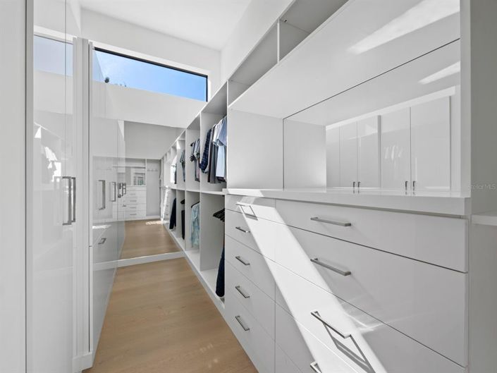 Image No.22-3 Bed Property for sale