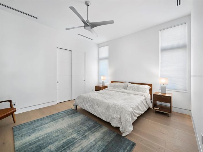 Image No.26-3 Bed Property for sale