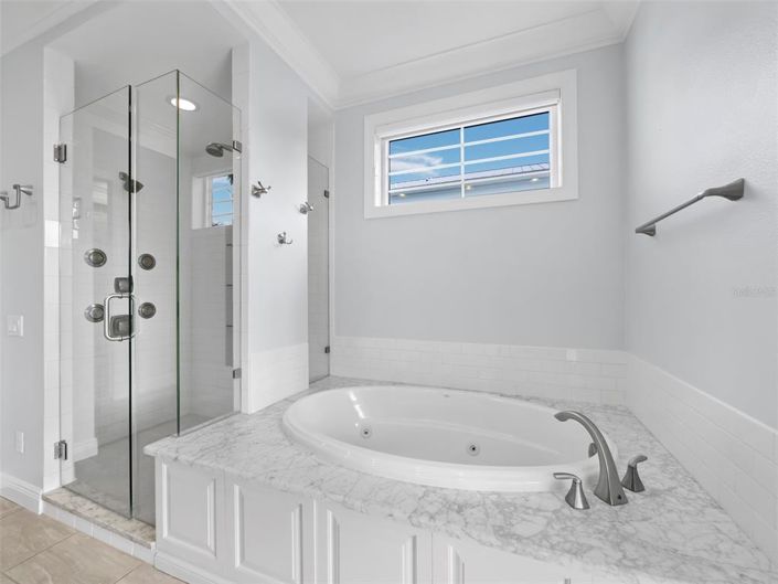 Image No.16-4 Bed Property for sale