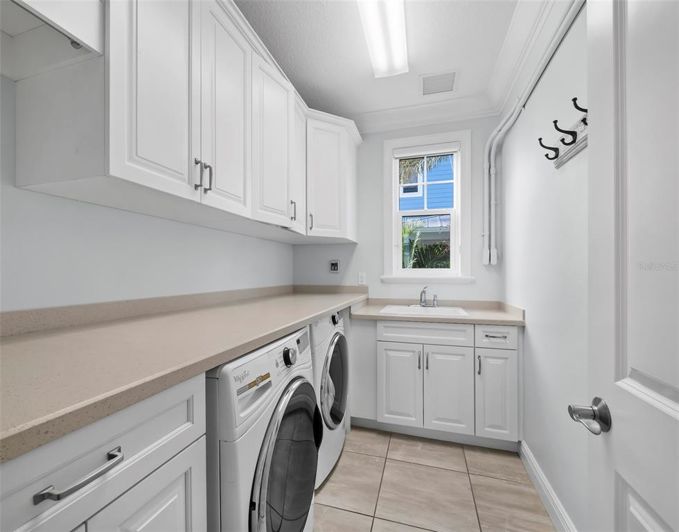 Image No.22-4 Bed Property for sale