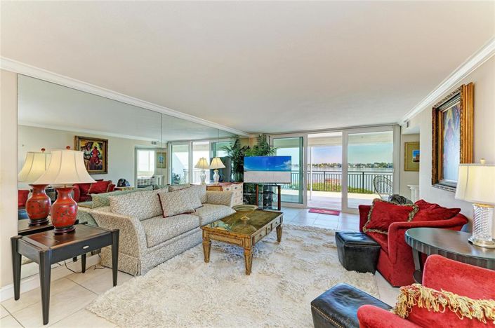 Image No.11-3 Bed Property for sale