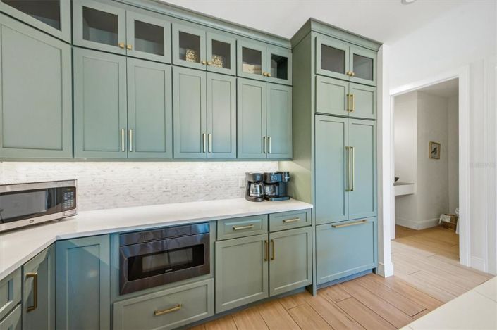 Image No.19-7 Bed Property for sale