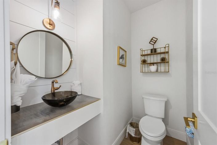 Image No.22-7 Bed Property for sale