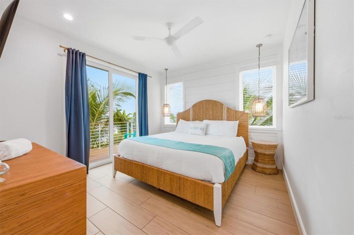 Image No.24-7 Bed Property for sale