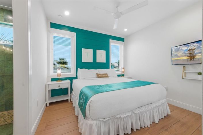 Image No.25-7 Bed Property for sale