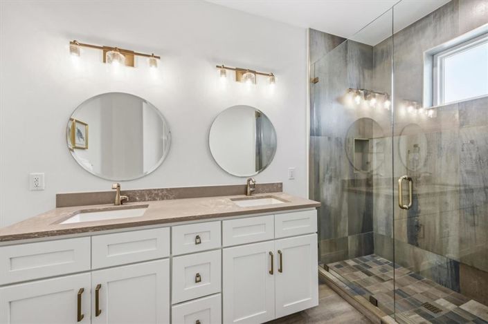 Image No.32-7 Bed Property for sale