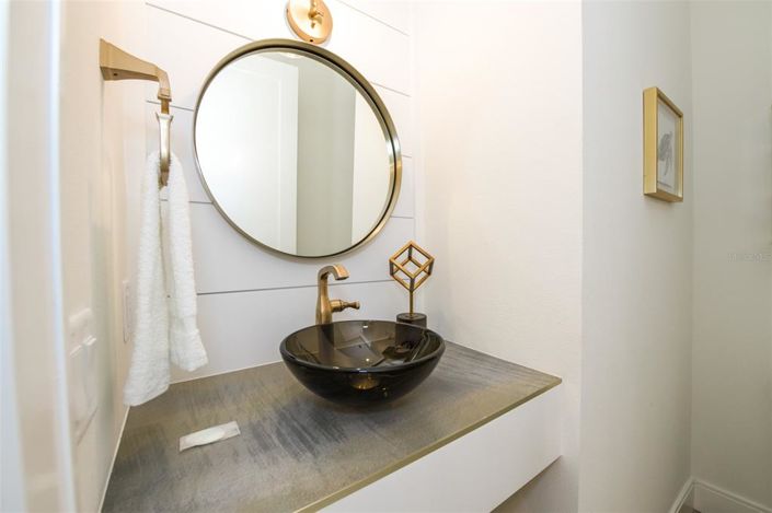 Image No.53-7 Bed Property for sale