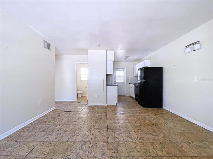 Image No.28-4 Bed Property for sale