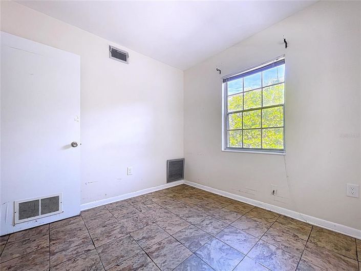 Image No.43-4 Bed Property for sale