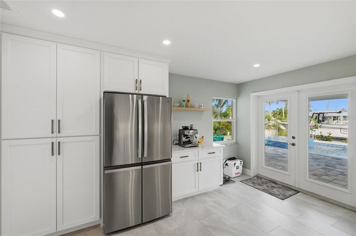 Image No.12-2 Bed Property for sale