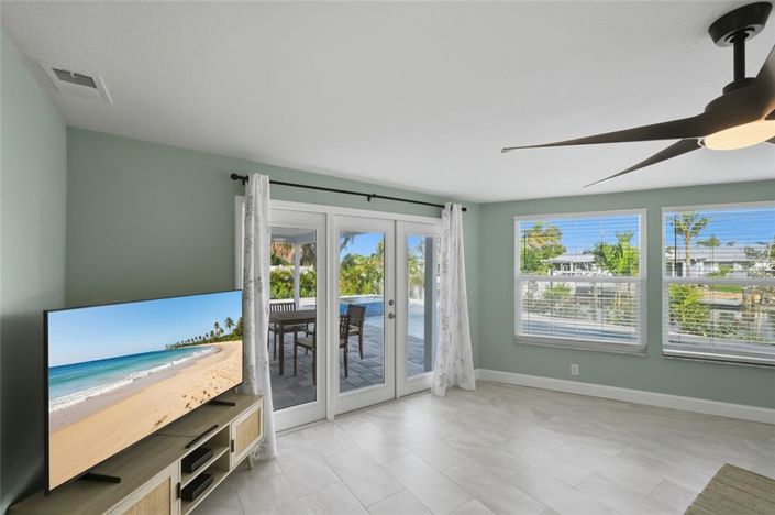 Image No.16-2 Bed Property for sale