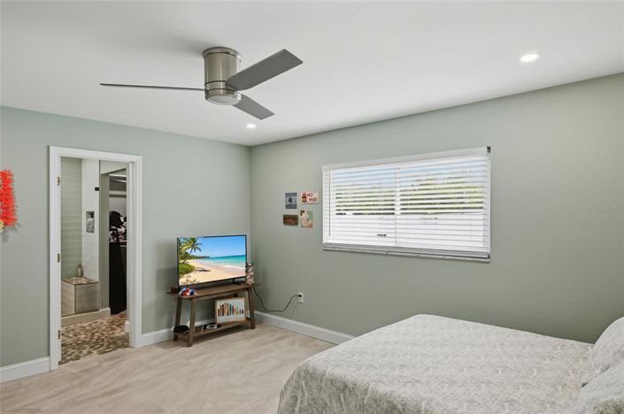 Image No.18-2 Bed Property for sale