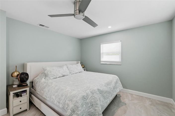 Image No.20-2 Bed Property for sale