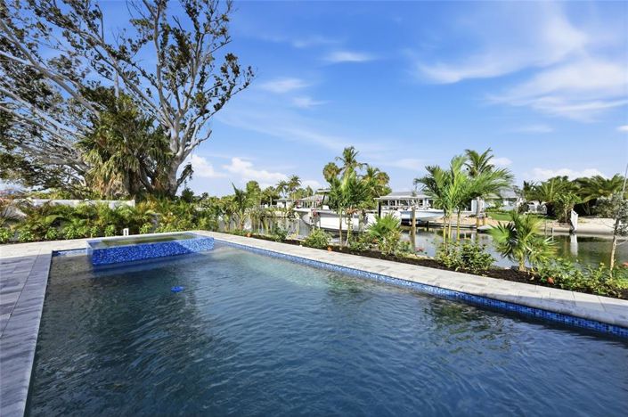 Image No.26-2 Bed Property for sale