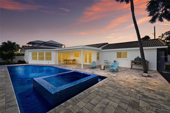 Image No.28-2 Bed Property for sale