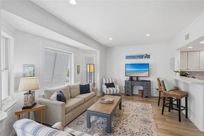 Image No.12-2 Bed Property for sale