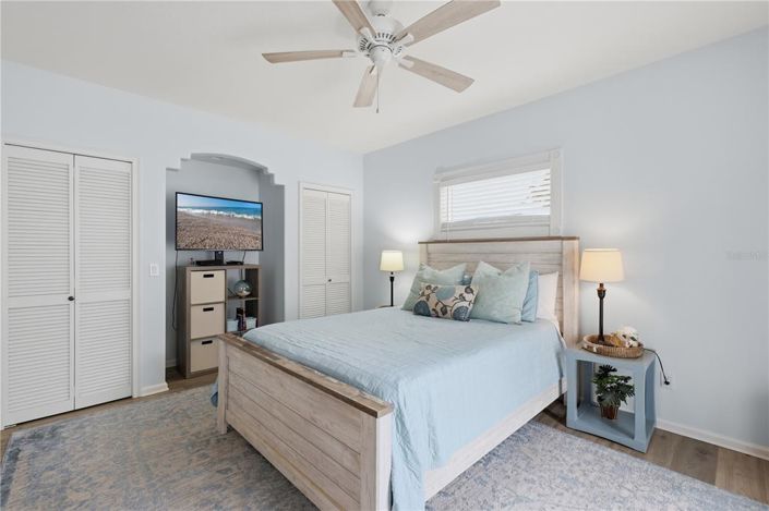 Image No.18-2 Bed Property for sale