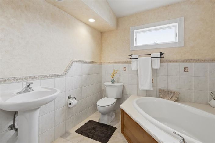 Image No.28-2 Bed Property for sale