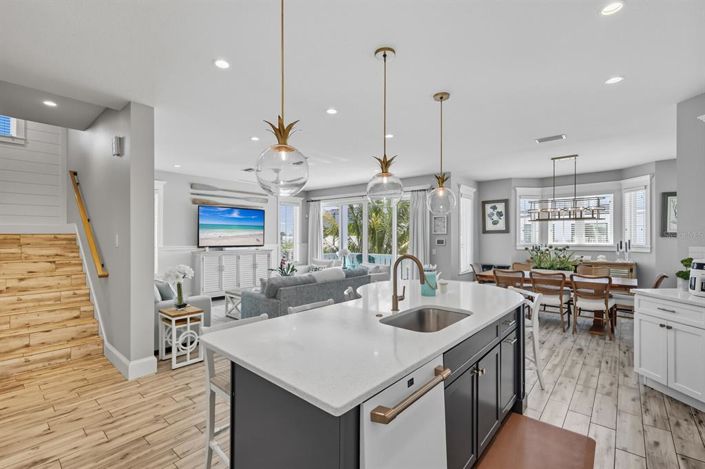 Image No.12-7 Bed Property for sale