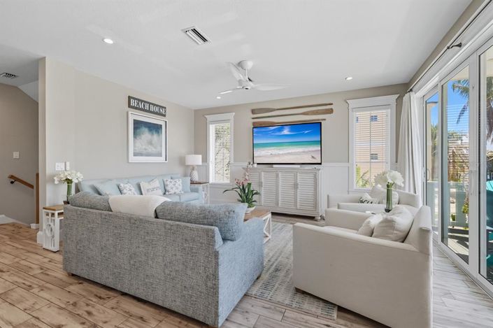 Image No.14-7 Bed Property for sale