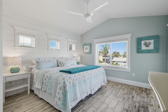 Image No.35-7 Bed Property for sale