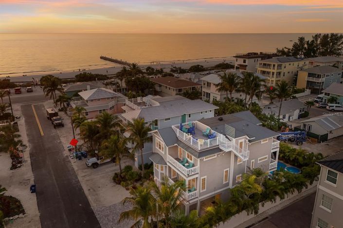 Image No.51-7 Bed Property for sale