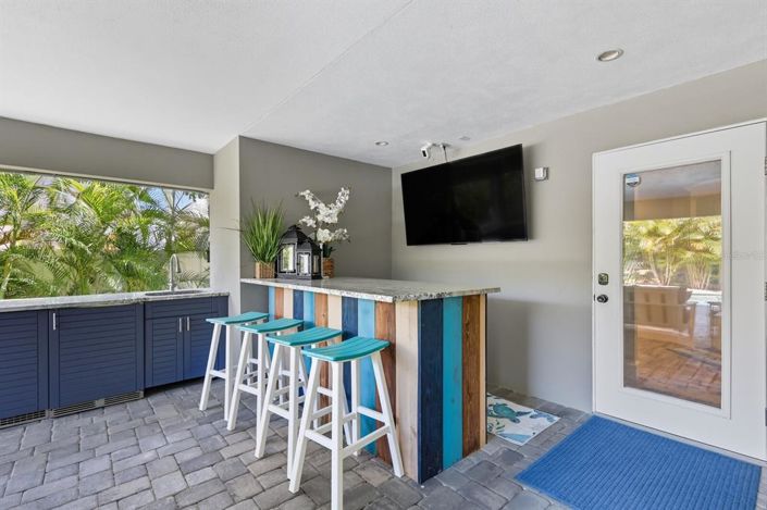 Image No.55-7 Bed Property for sale