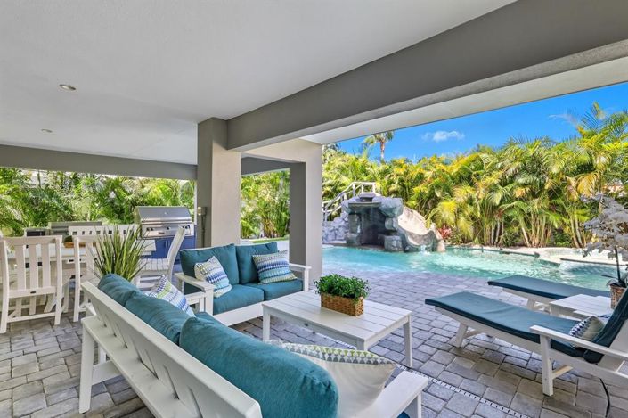 Image No.56-7 Bed Property for sale