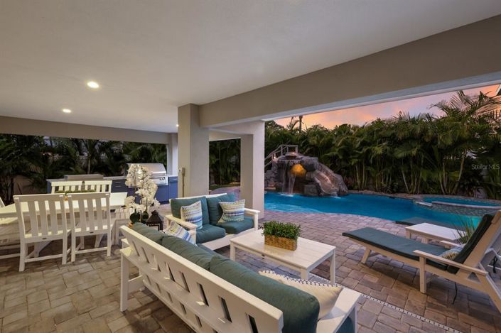 Image No.59-7 Bed Property for sale