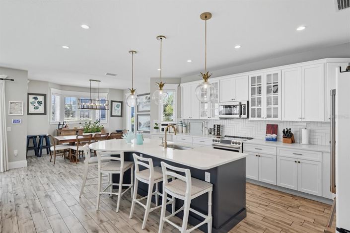 Image No.7-7 Bed Property for sale