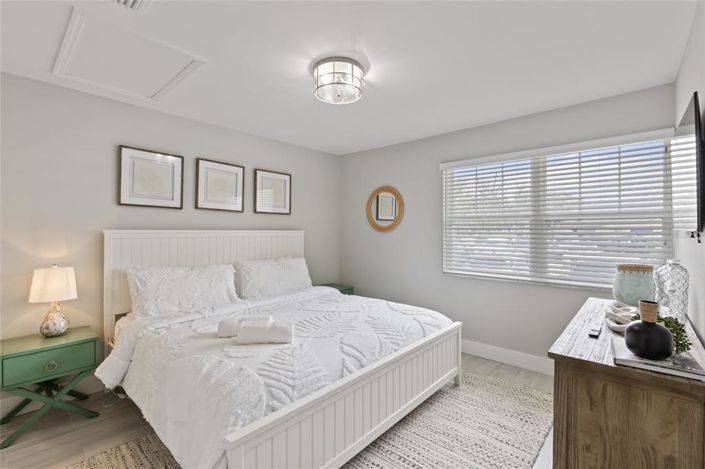 Image No.11-5 Bed Property for sale