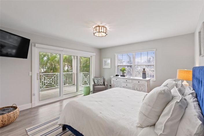 Image No.18-5 Bed Property for sale