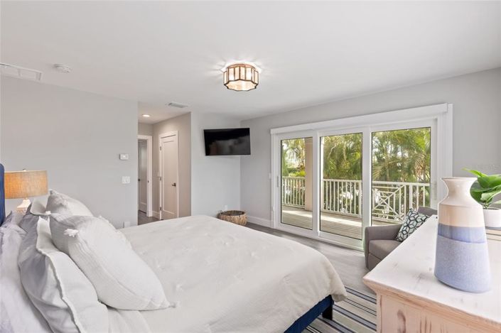 Image No.22-5 Bed Property for sale