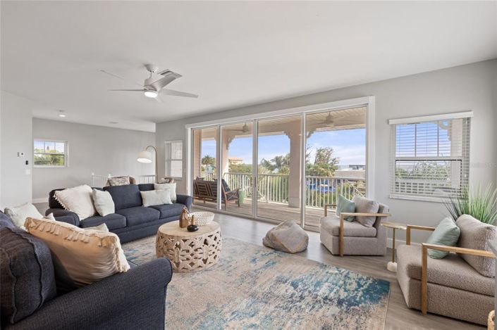 Image No.41-5 Bed Property for sale