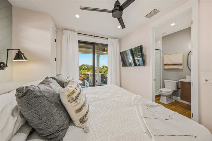 Image No.18-5 Bed Property for sale