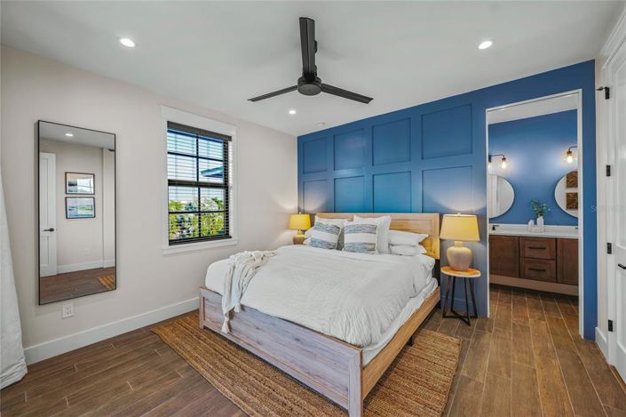 Image No.20-5 Bed Property for sale