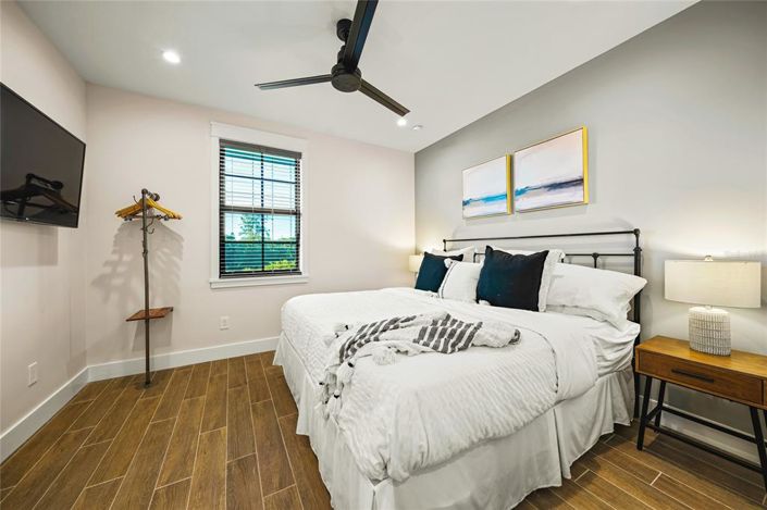 Image No.26-5 Bed Property for sale