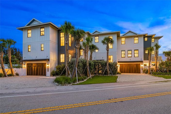 Image No.5-5 Bed Property for sale