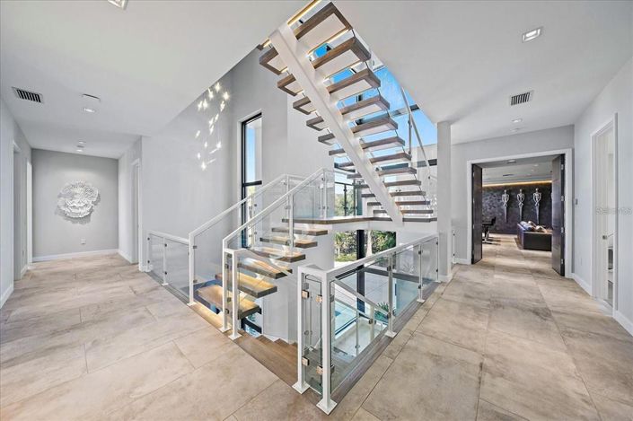 Image No.17-5 Bed Property for sale