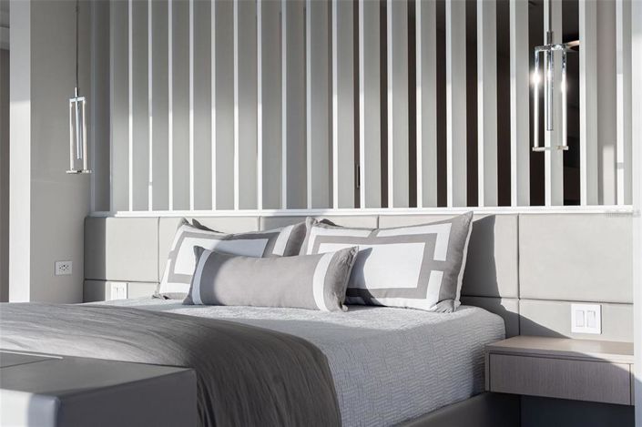 Image No.24-5 Bed Property for sale