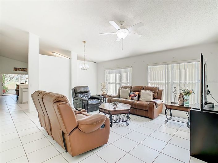 Image No.2-4 Bed Property for sale