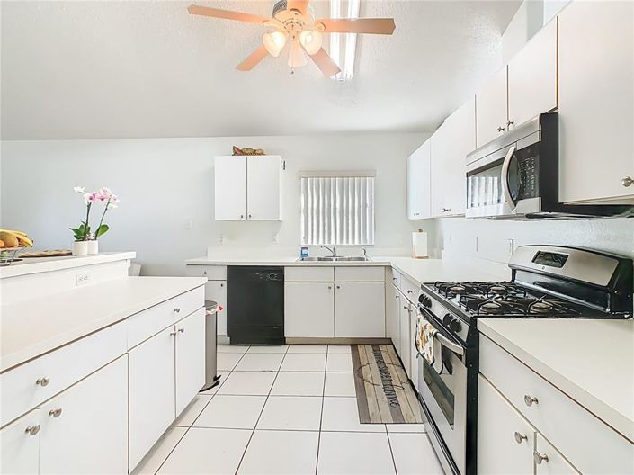 Image No.5-4 Bed Property for sale