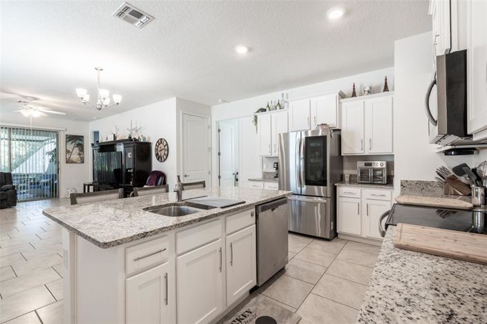 Image No.8-3 Bed Property for sale