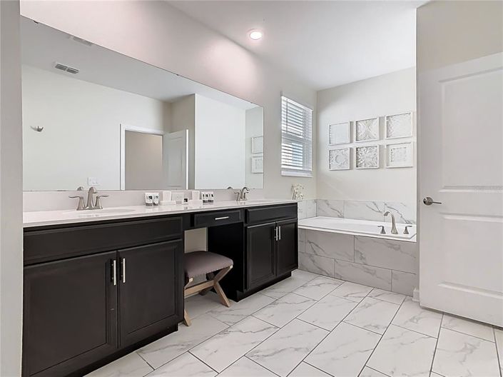 Image No.23-5 Bed Property for sale