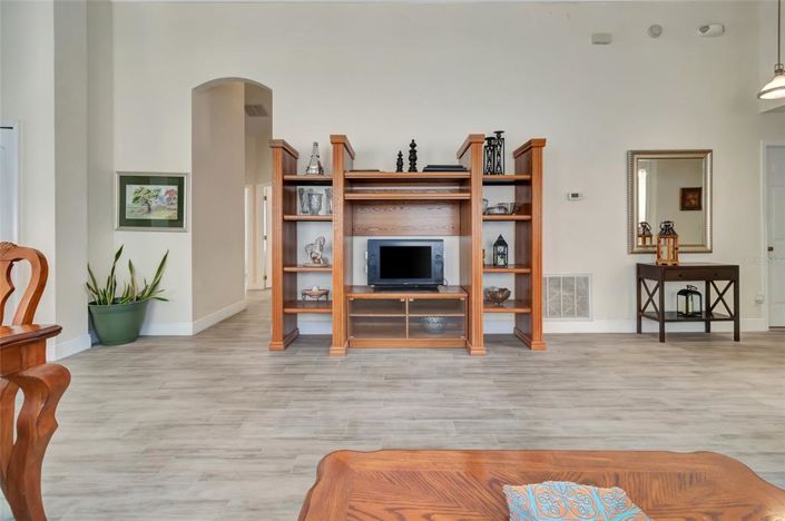 Image No.12-4 Bed Property for sale