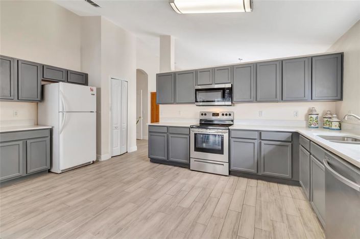 Image No.21-4 Bed Property for sale