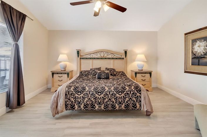 Image No.3-4 Bed Property for sale