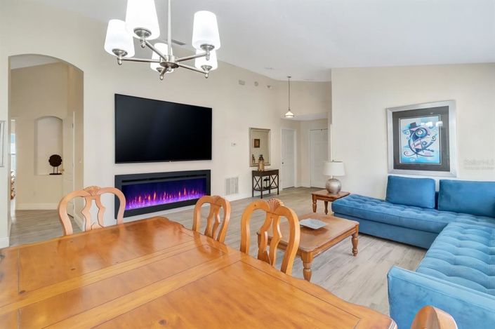 Image No.4-4 Bed Property for sale