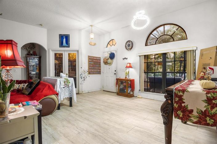 Image No.3-4 Bed Property for sale